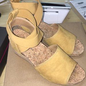 New Lucky Brand Sandals